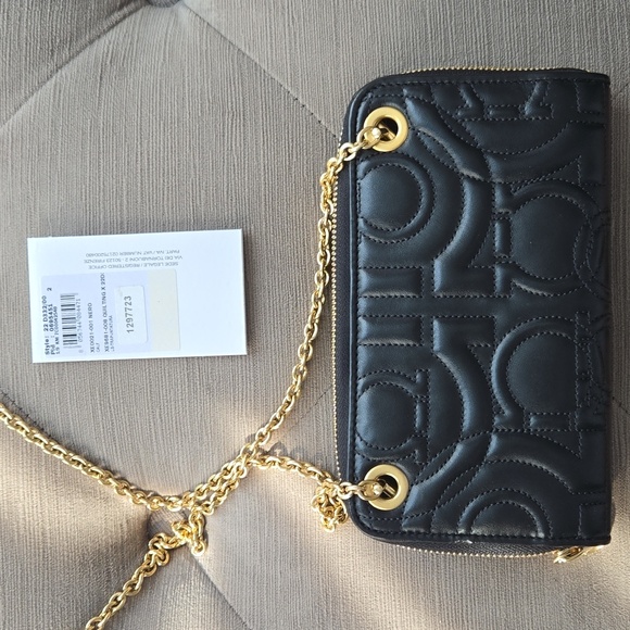 Salvatore Ferragamo Gancino Wallet on Chain - Picture 8 of 8
